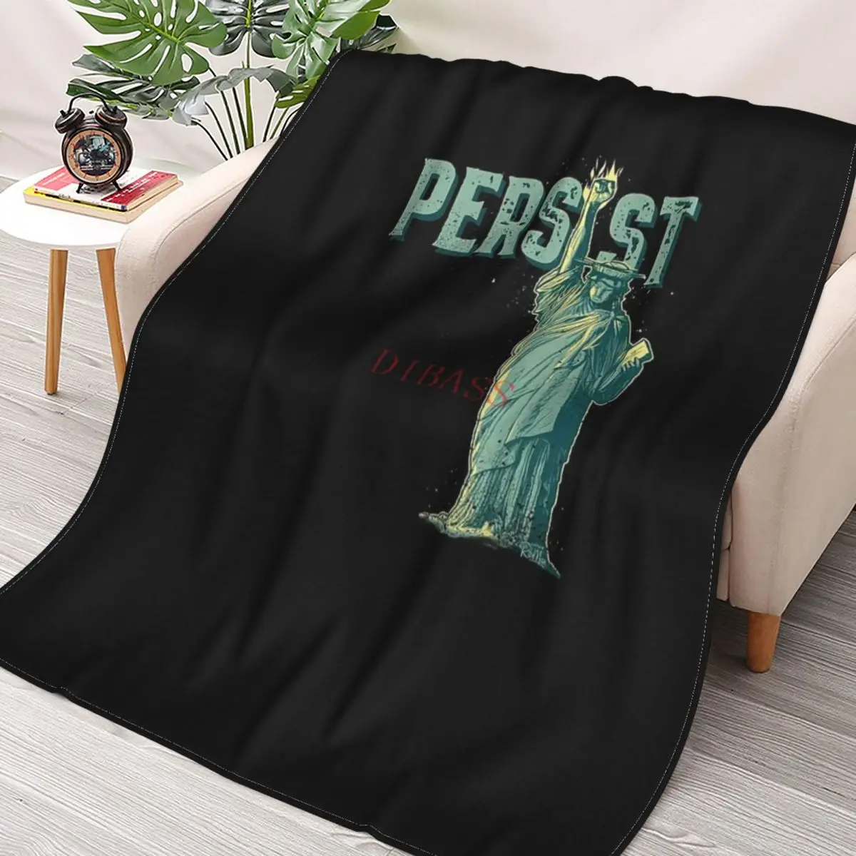 

Фланелевое покрывало PERSIST - Lady Liberty с 3D рисунком пламенного кулака