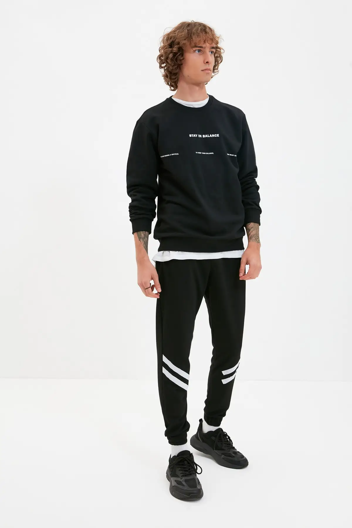 

Trendyol Men 'S Regular Fit Stripe Detaylı Rubber Long Sweatpants TMNAW22EA0532