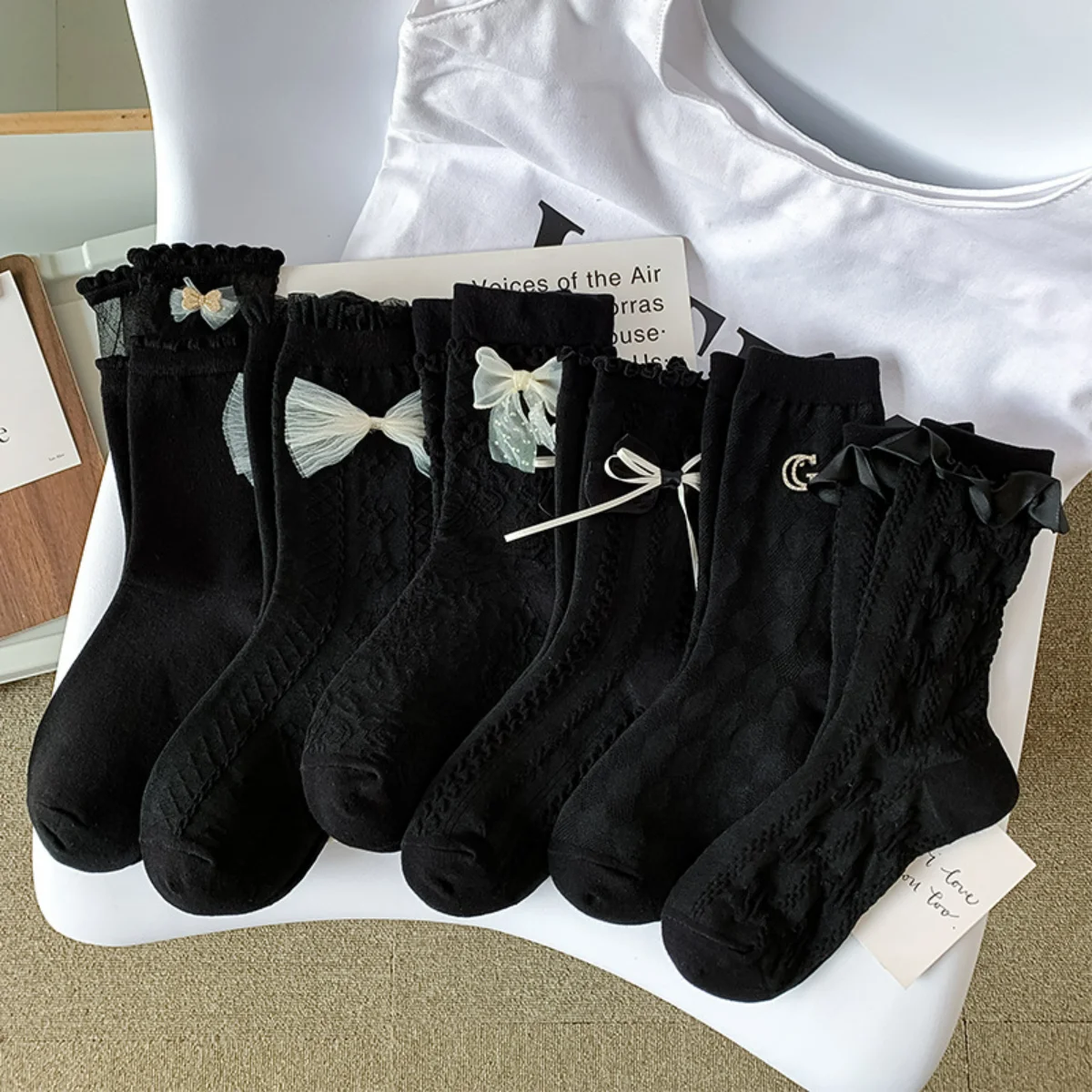 

Ins Wind Personality Black Lace Splicing Jk Mid-tube Spring and Summer Tide Day System Sweet Girl Net Yarn Bow Pile Pile Socks