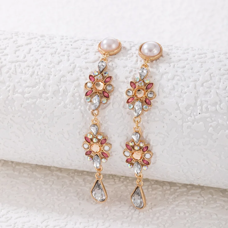 

New 2022 Color Diamond-encrusted Flower Earrings Pearl Inlaid Chain Earrings