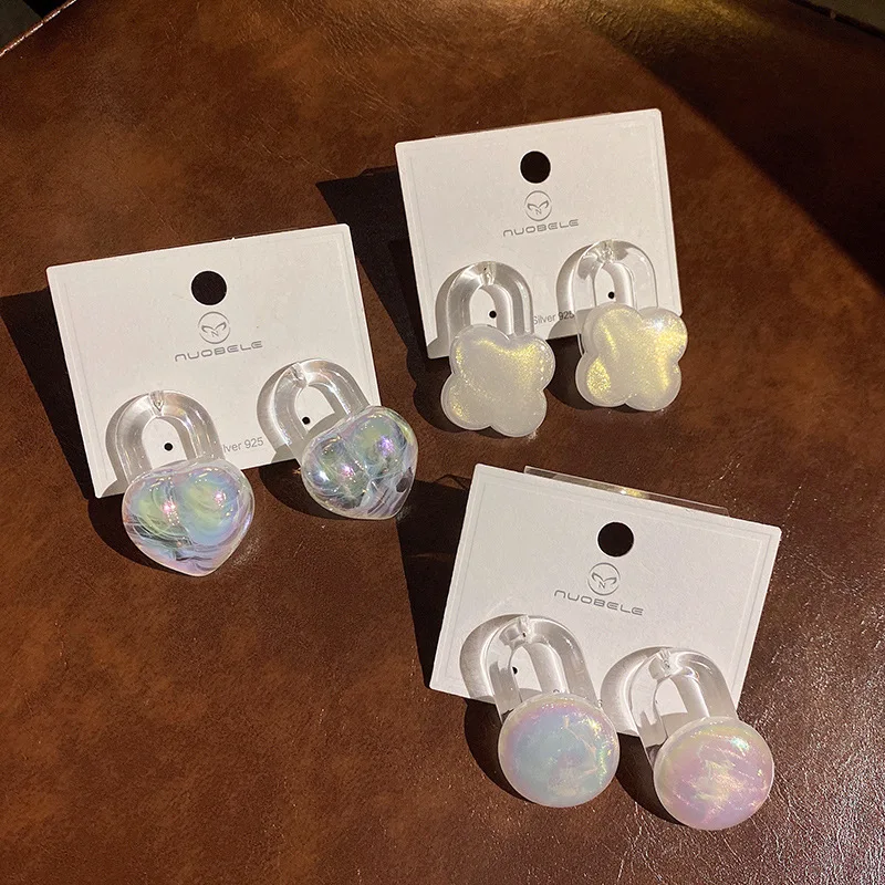 

Korean 2022 Summer NewTrendy White Acrylic Heart Flower Dangle Earrings For Women Fashion Jewelry Oorbellen Voor Vrouwen