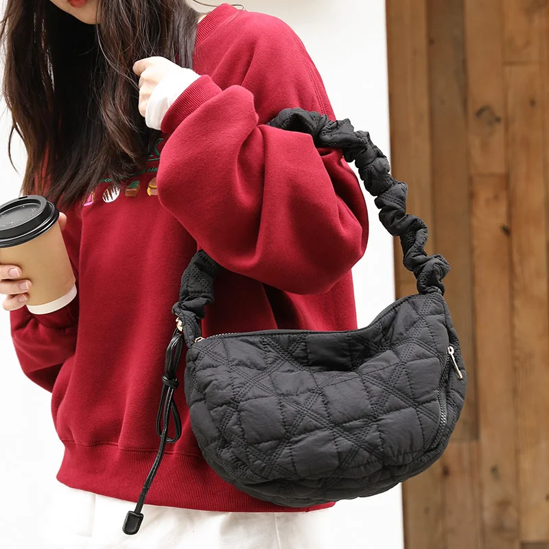 

Повседневные стеганые холщовые женские сумки на плечо Lingge, дизайнерская сумка через плечо с рюшами и ремешком, нейлоновые сумки, большая су...