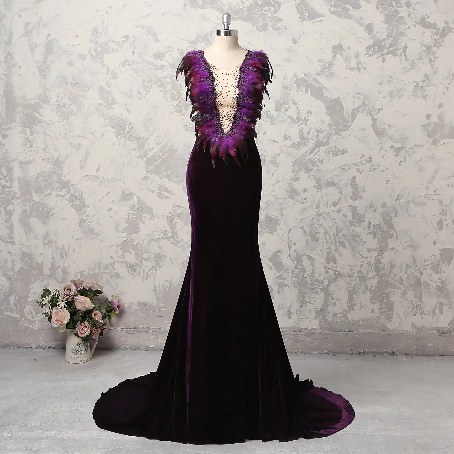 

Luxury Feathers Mermaid Evening Dresses V Neck Sleeveless Beaded Velvet Long Women Formal Prom Party Dressing Gowns Plus Size