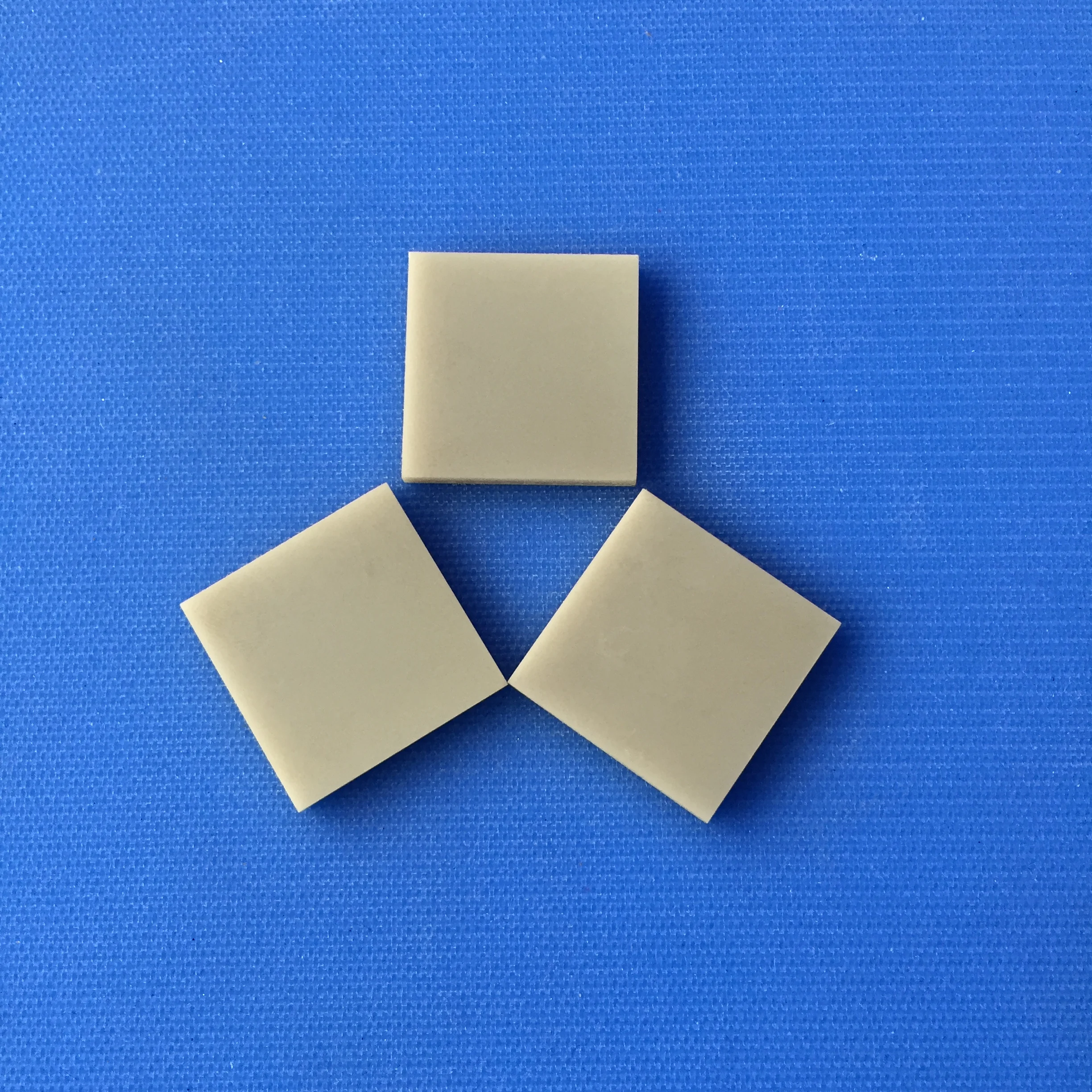 AlN Ceramic 10mm x 0.25mm Without Hole Aluminium Nitride Pad 170~190 W/m.k |