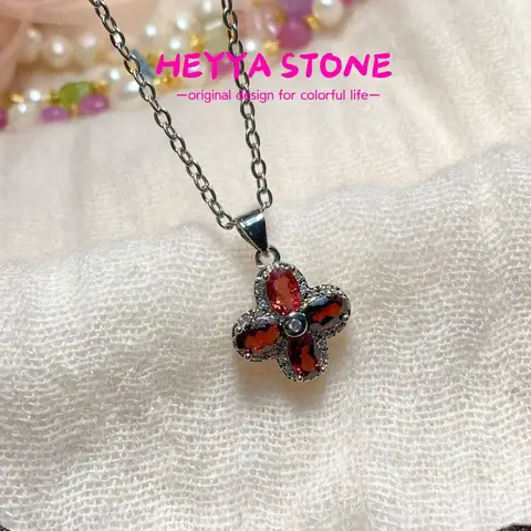 HEYYA STONE Серебряное ожерелье с гранатом