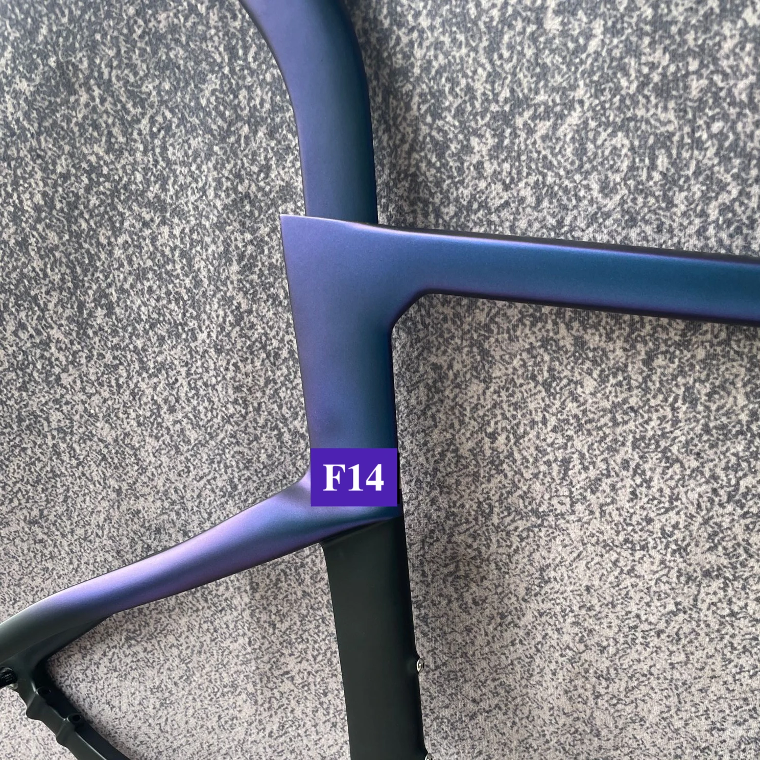 

T1100 F14 V Brake/Disc Brake Carbon Fiber Bike Frame Chameleon Color Carbon Fiber Frame Bicycle Frame Fit Di2 Made in Taiwan