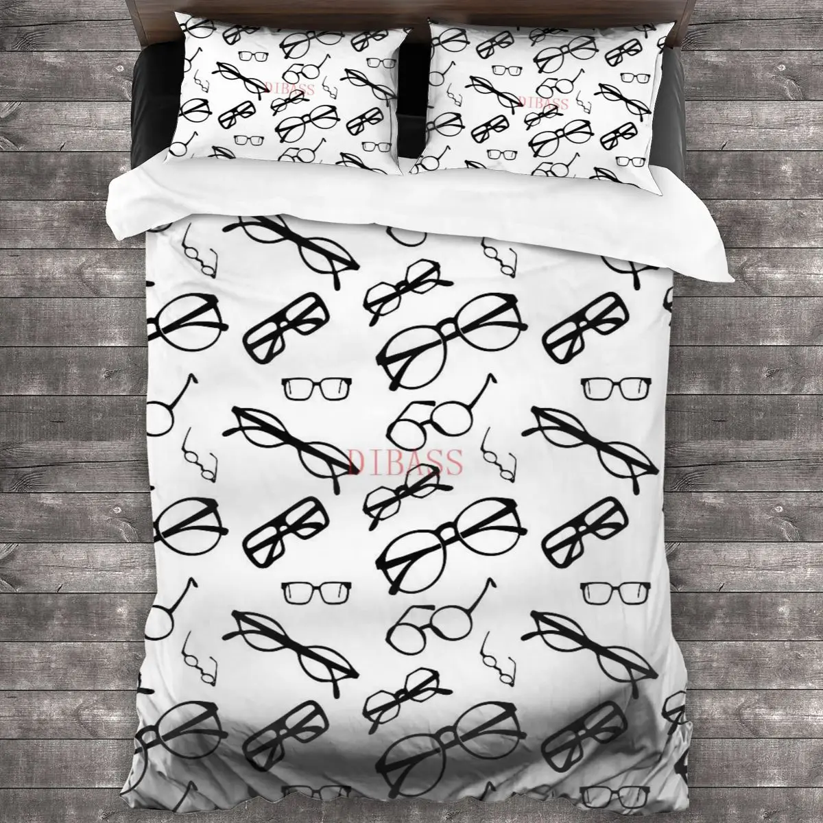 

Черные очки, мягкая искусственная кожа с 2 наволочками, пододеяльник с застежкой-молнией, одеяло большого размера