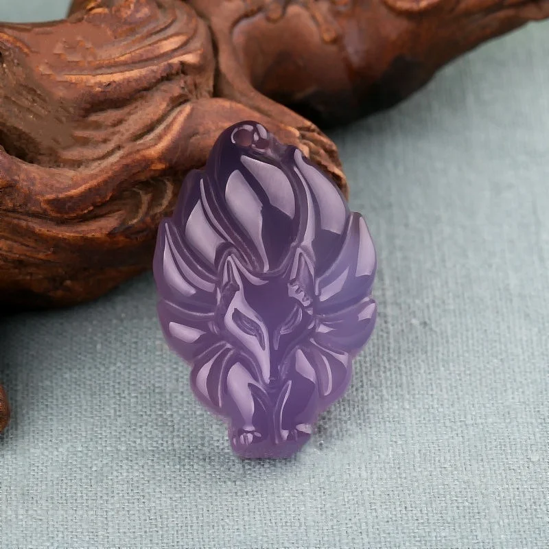 

Natural Purple Chalcedony Hand-carved Nine-tailed Fox Pendant Fashion Boutique Jewelry Men and Women Fox Agate Necklace