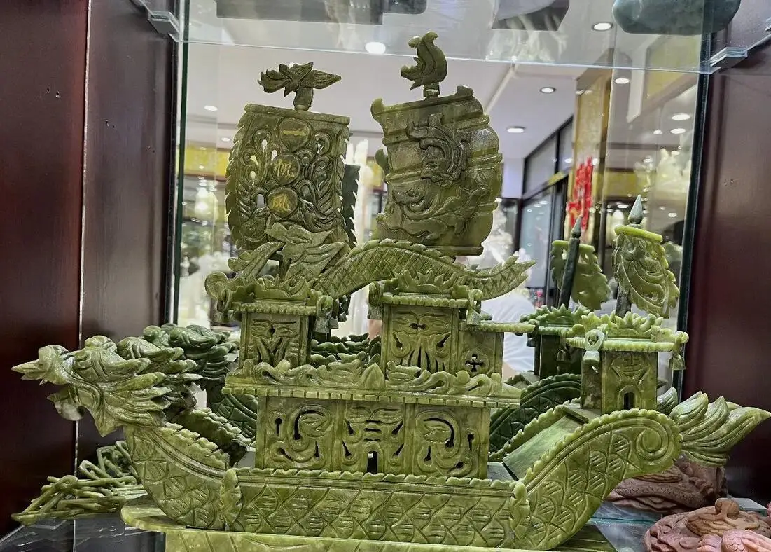 Китайский чистый зеленый нефритовый камень резной дракон лодка украшение для
