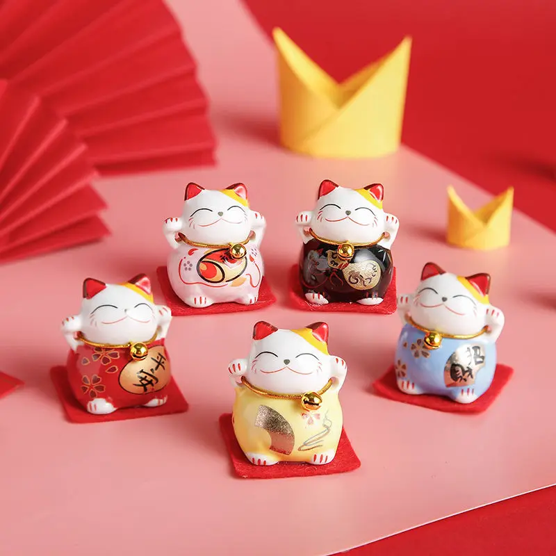 

Ceramic Mini Fortune Cat Ornaments Fortune Ornaments Desktop Wine Cabinet Car Accessories Ornaments Desk Decoration