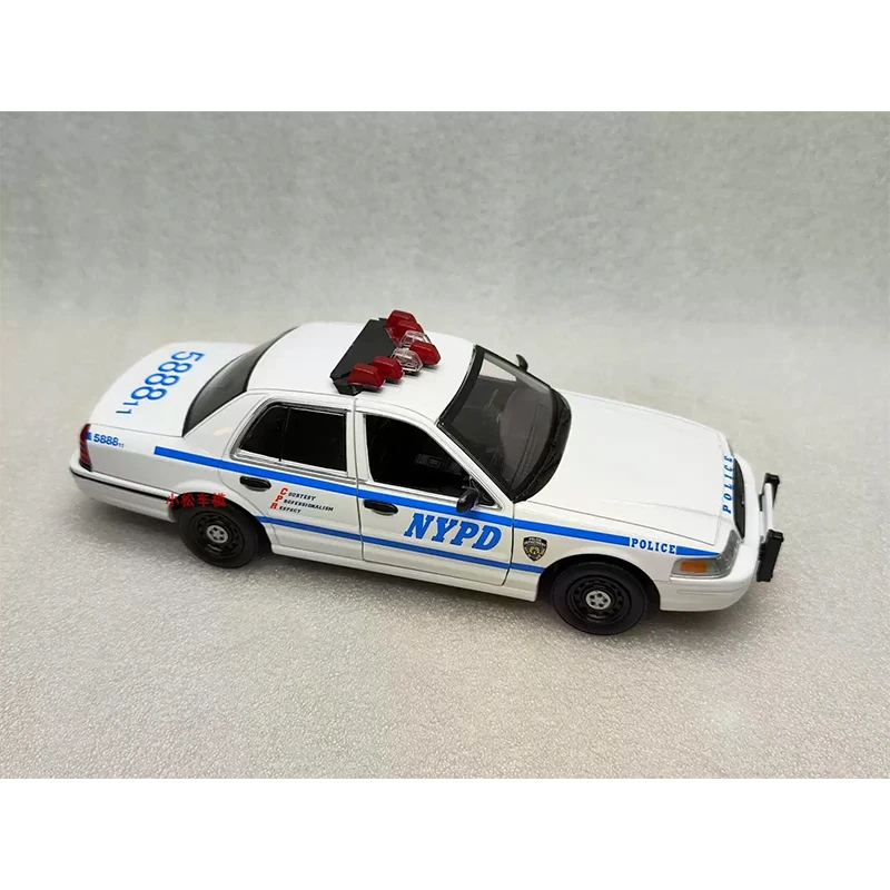 Greenlight 1:24 2011 полицейская машина Crown Vic — литая под давлением модель автомобиля из