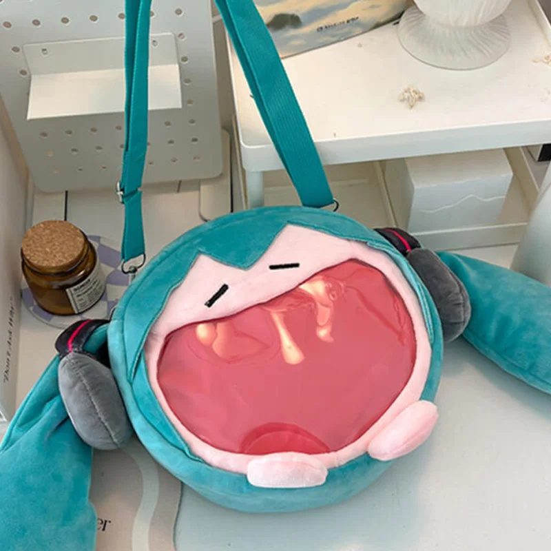 Фото Плюшевая сумка-кроссбоди в японском стиле Hatsune Miku, мультяшная, большая вместимость, на молнии, через плечо, милая сумка для хранения, подарок для друга №2