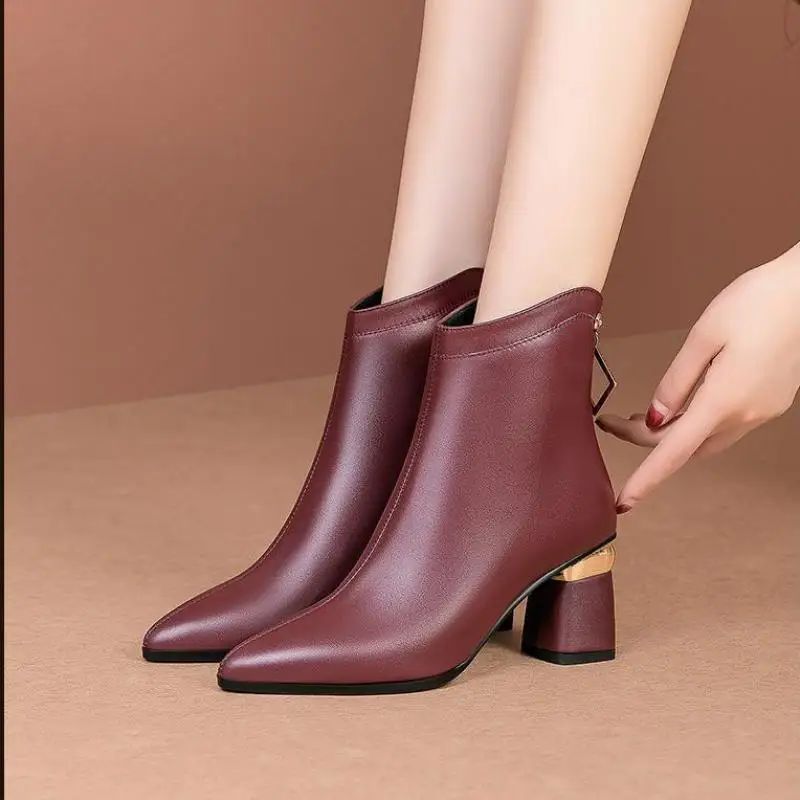 

Женские короткие сапоги с острым носком на квадратном каблуке Новинка Осень-зима 2022 универсальные тонкие сапоги женские короткие сапоги на высоком каблуке