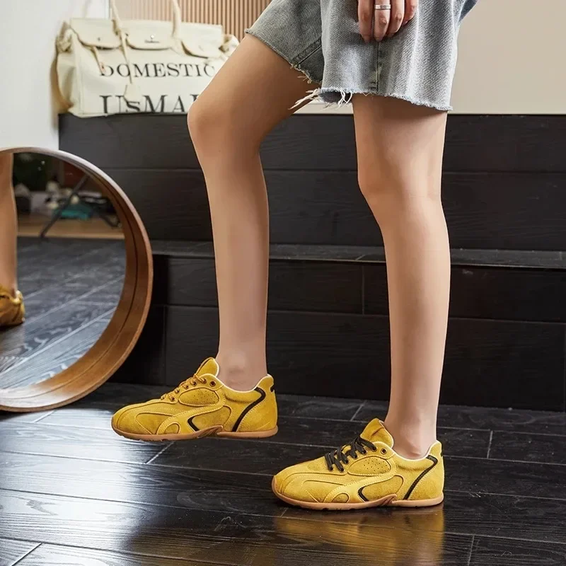 Женские кроссовки из натуральной кожи немецкие на шнуровке Нескользящие