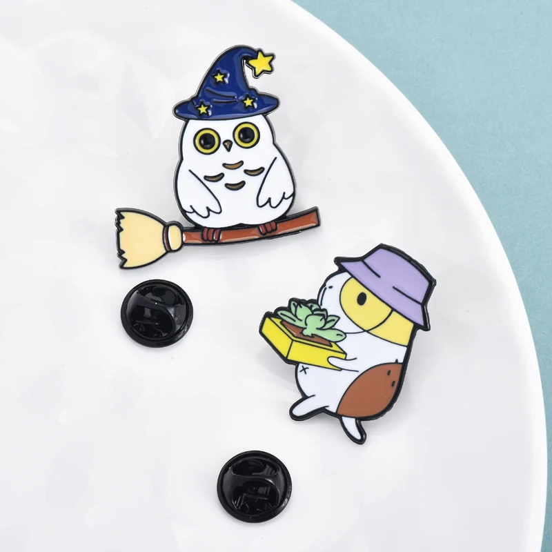 

Wuli&baby Cartoon Cute Animal Collar Pins For Women Unisex 2-design Riding Broom Taking Flower Animal Bags Brooch Pins