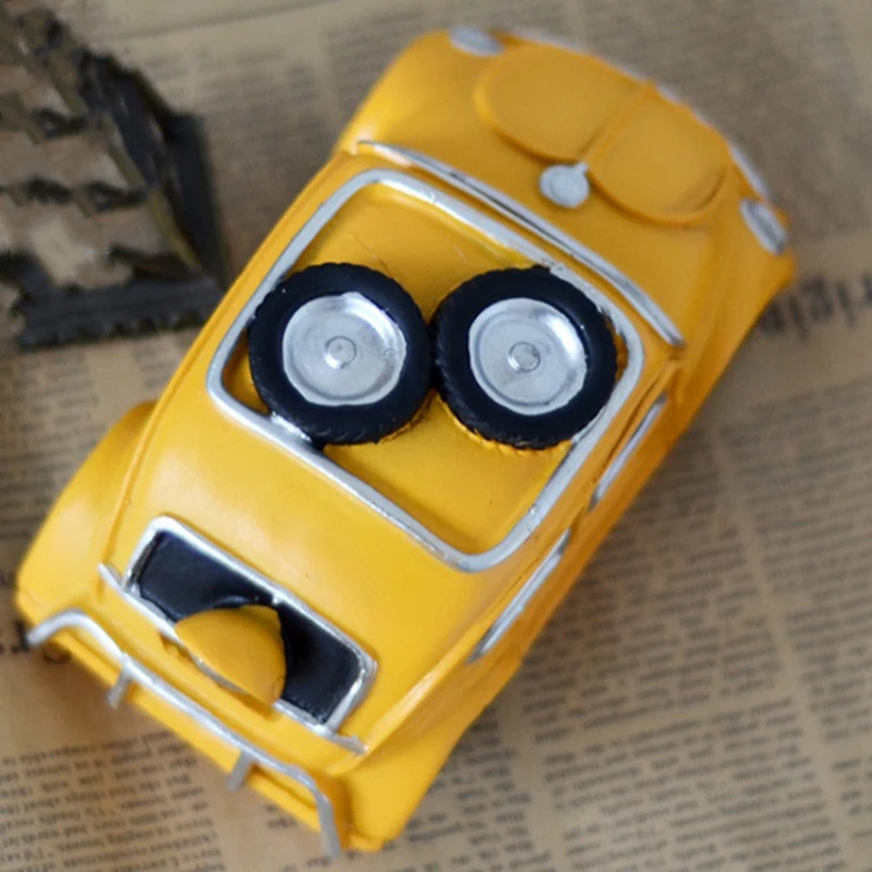 Детская игрушка копилка в форме автомобиля банки для денег шины фигурка детские