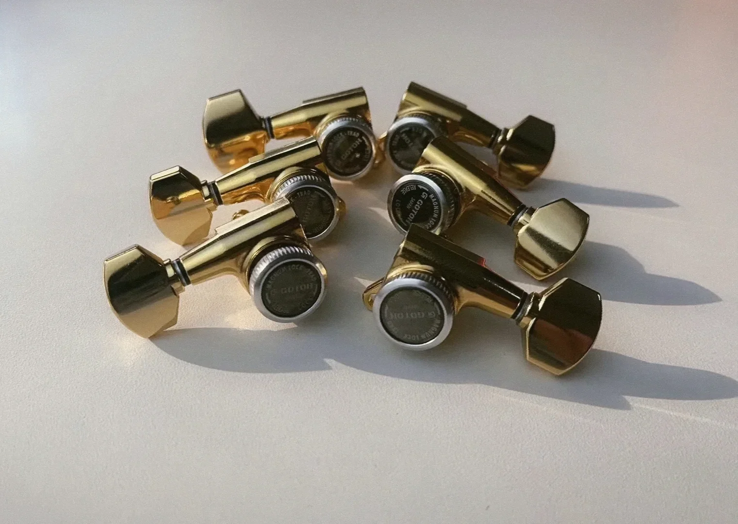 Оригинальные колки для блокировки электрогитары GOTOH SG381-07-MGT тюнеры (золотые)