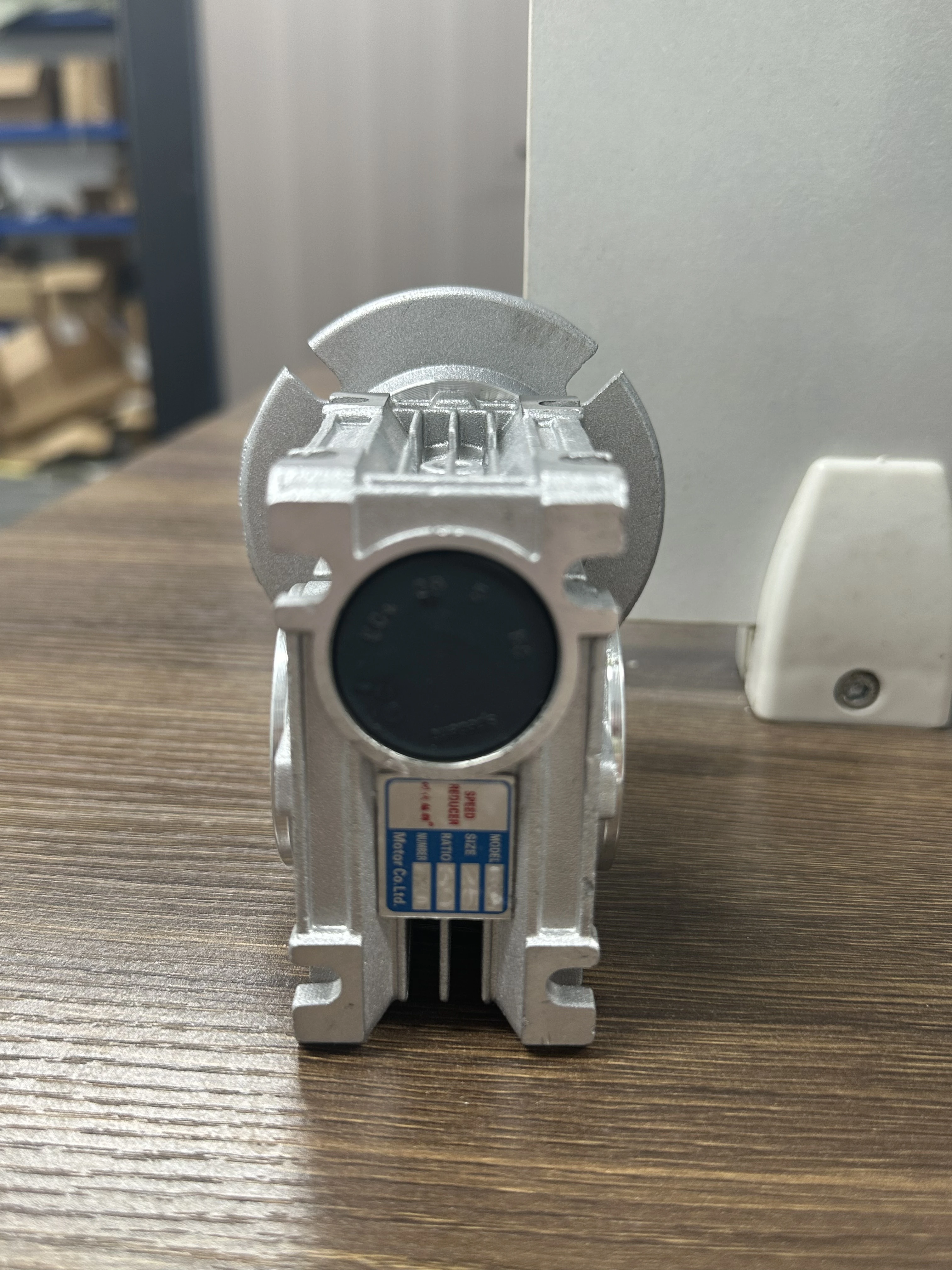 NMRV025 Червячный редуктор скорости для входного вала 9 мм и выходной вал 11 винтовая