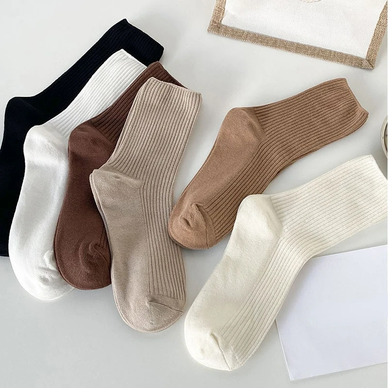 1 pair New Solid Color college style Women's cotton Socks Spring and Autumn Fashionable and comfortable Sports Socks for Women