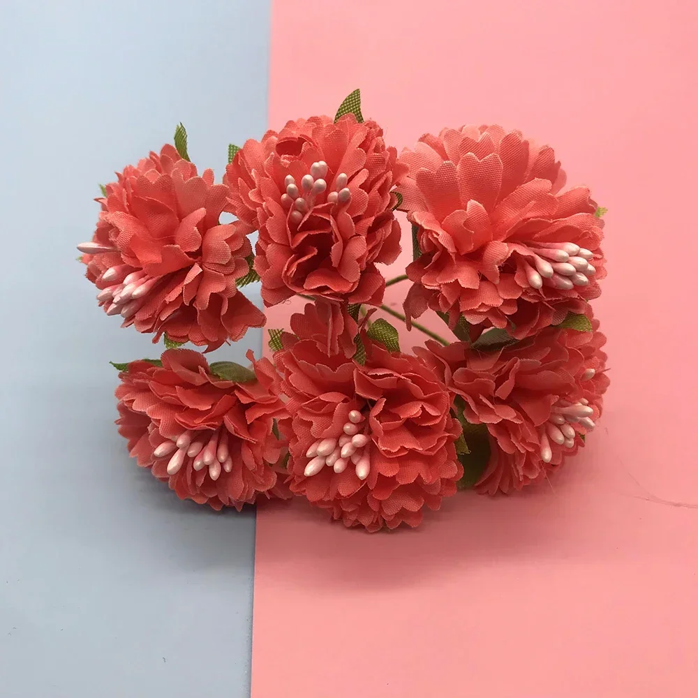 

Искусственные розы из шелка