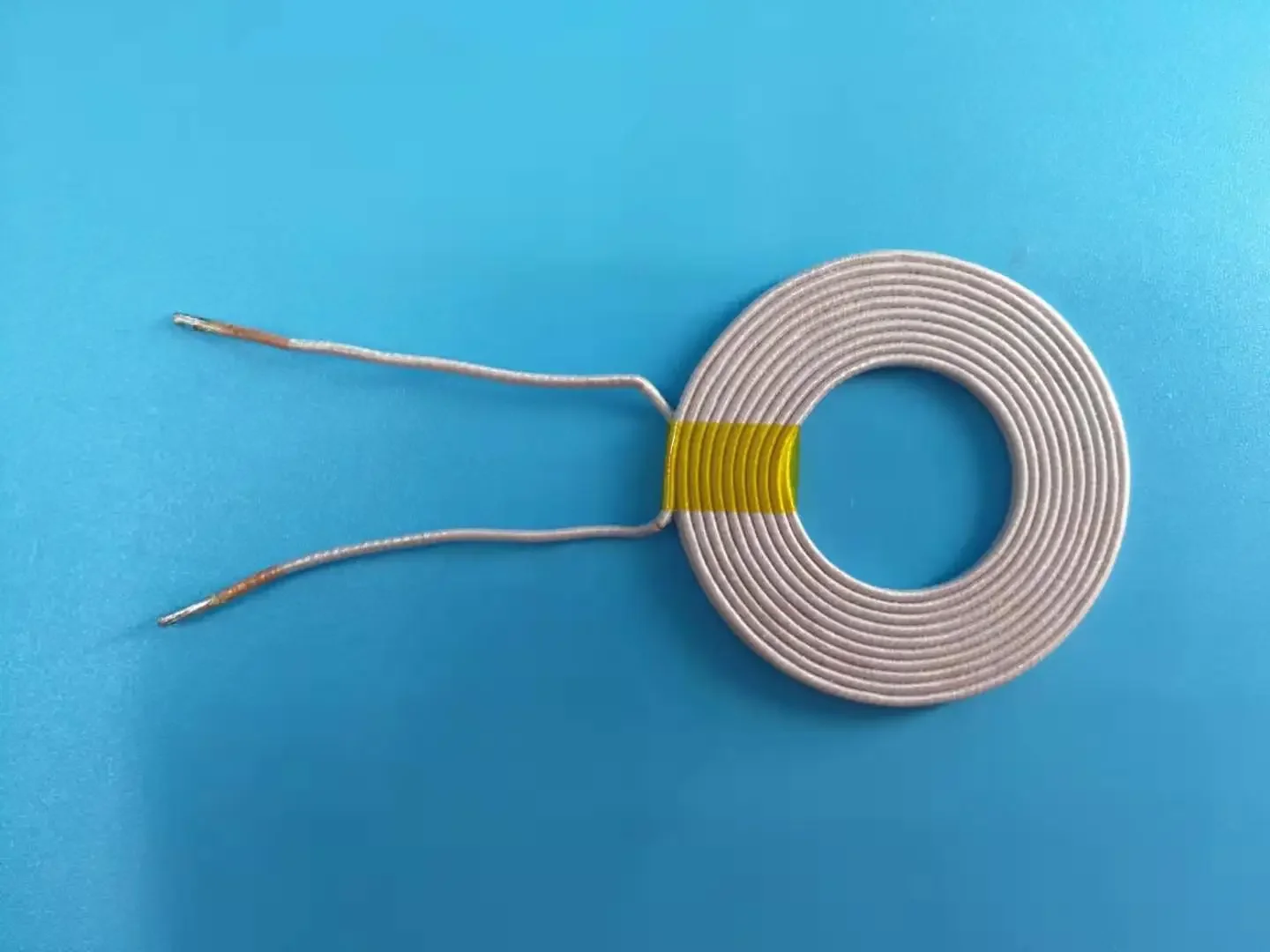 Магнитный изоляционный лист с беспроводной зарядкой магнитная защита 100*100*0 15 мм