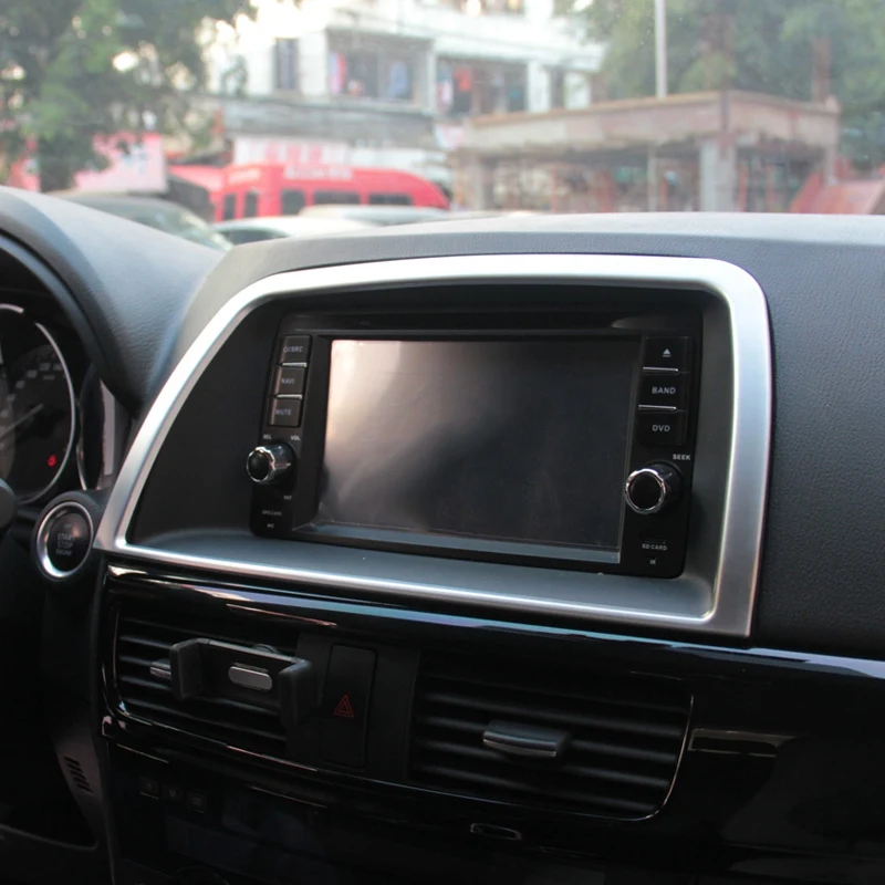 Фото Для Mazda CX-5 (KE) 2012-2016: Хромированная накладка на центральную панель приборов и рамка для навигационного экрана №3