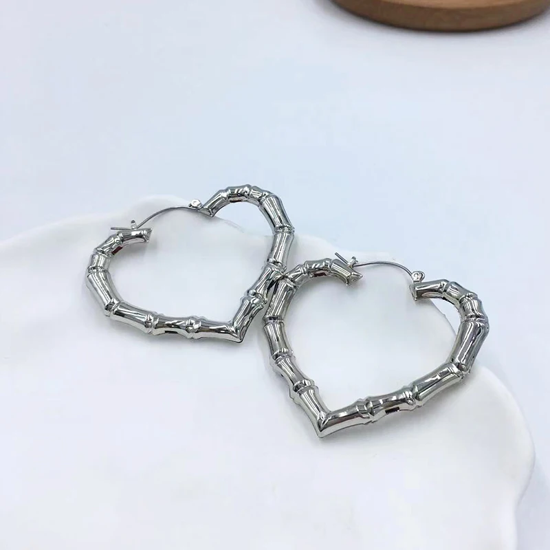 Металлические бамбуковые шарнирные высококачественные серьги в форме сердца