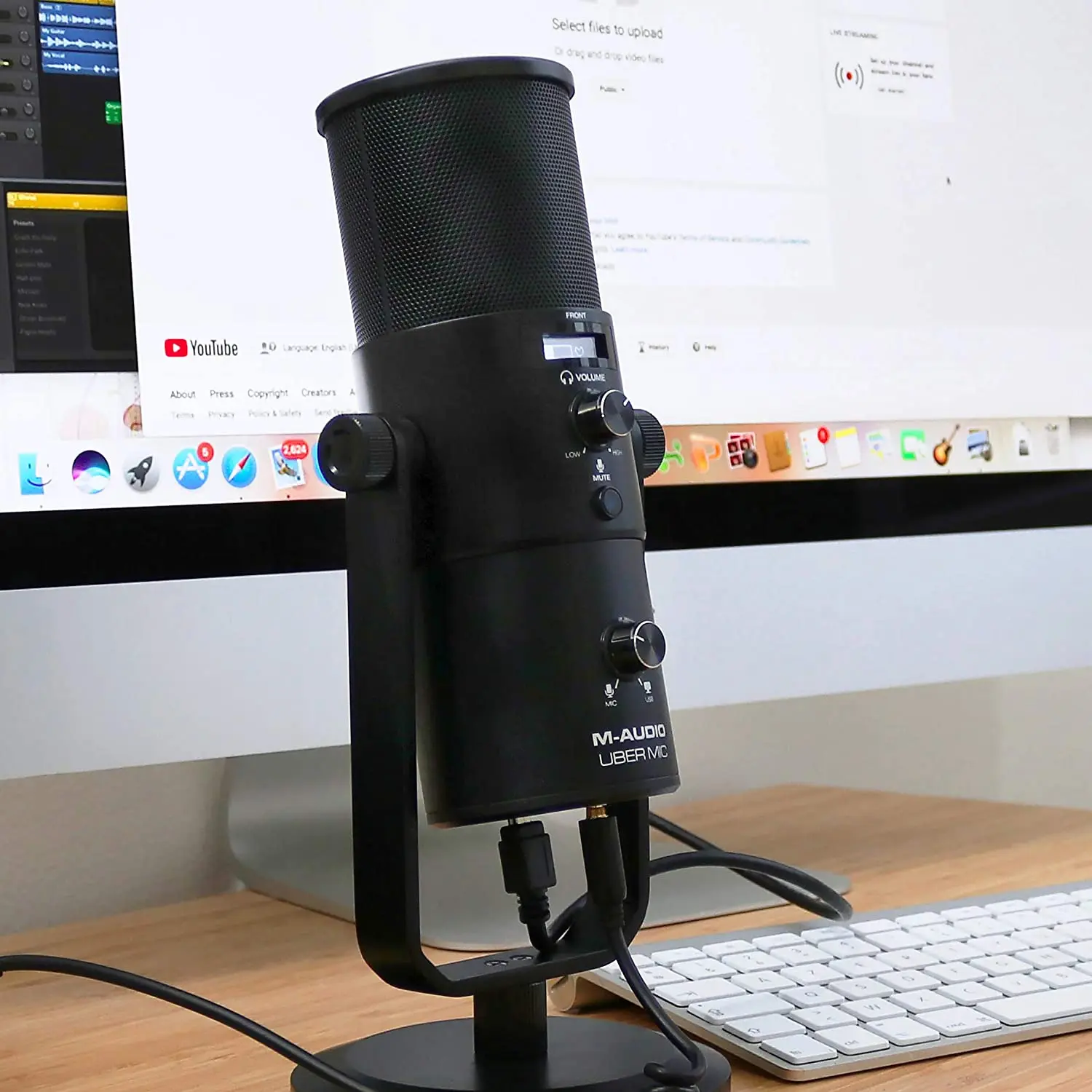 

M-Audio Uber Mic - USB Desktop Microphone with Audio Interface