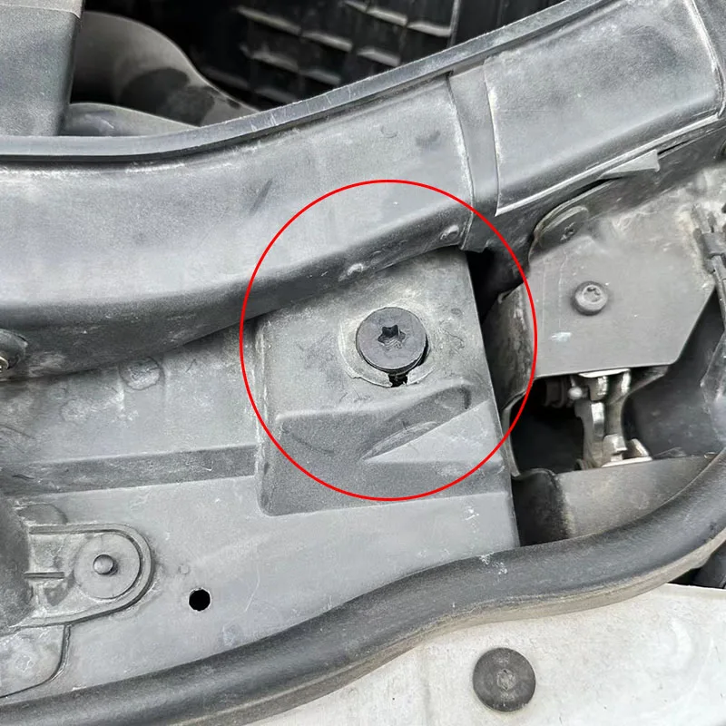 Фото Кронштейн верхнего крепления радиатора 1/2X для BMW E46 E53 E60 E65 E66 E81 E90, резиновая втулка бачка для воды, артикул 17117514402 №5