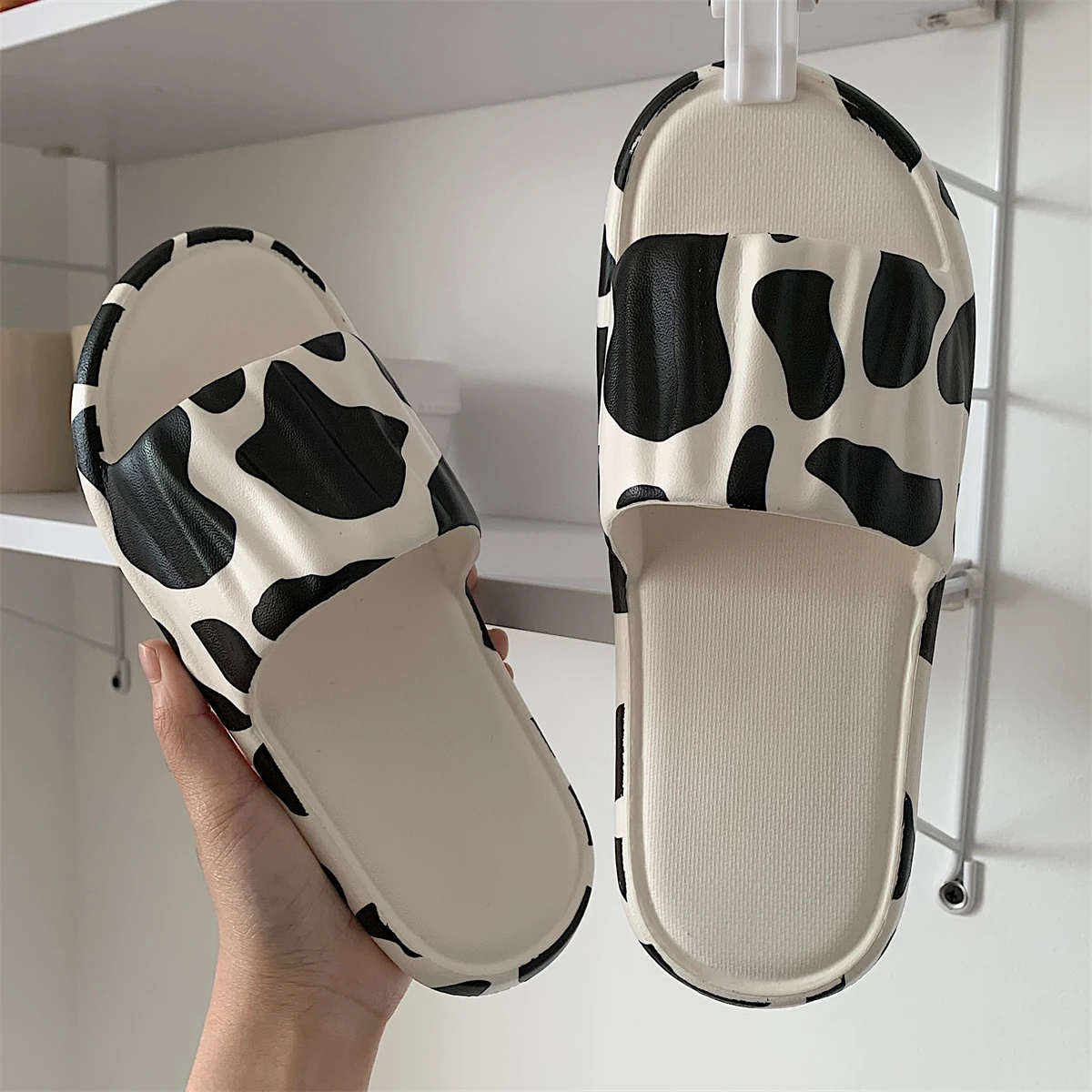Women sandals ripped shoes men's beach shoes household slippers outdoor summer casual shoes cute graffiti zebra print flip flops