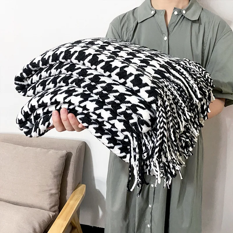 

Современное простое одеяло, черно-белое твидовое декоративное покрывало для дивана, полотенце для кровати в отеле, мягкий шарф с кисточками