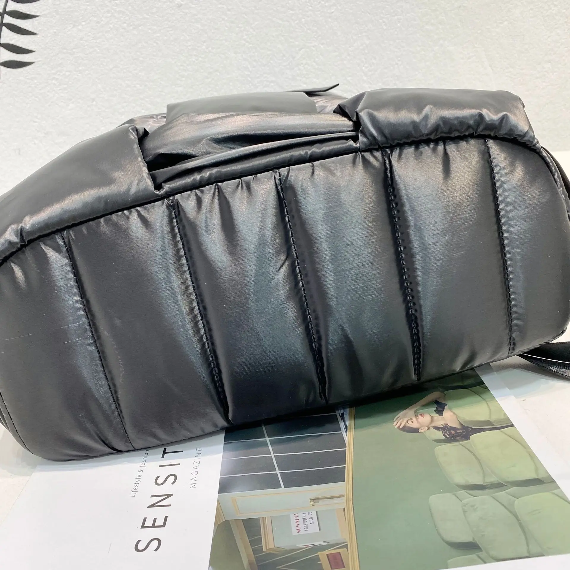 Fashion Trend Cotton Padded Jacket Space Cotton Air Bag Shoulders Down Quilted School Bag Casual Simple Big Backpack 2022 Winter