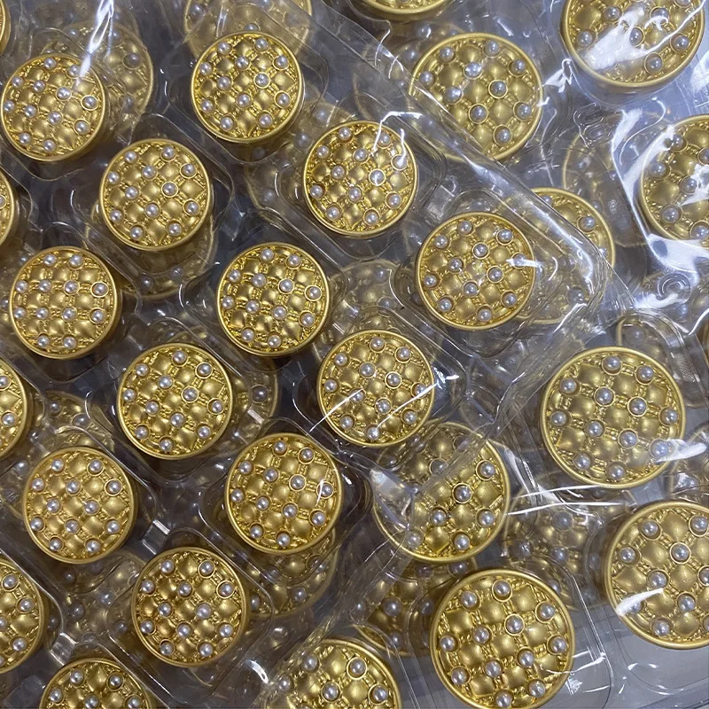 

Vintage Round Golden Metal Buttons Crafting Supplies Coats Cardigan Diy Needlework Accessories Apparel Sewing Embellishment 6pcs