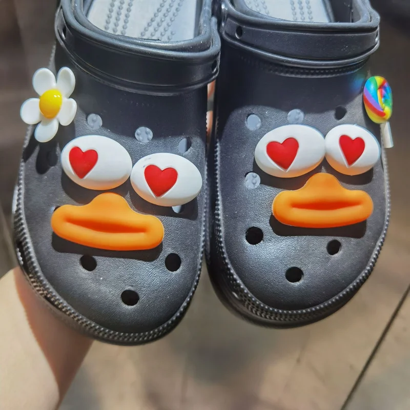 

Cute Duck Heart-shaped Eyes Hole Shoes Accessories Creative Funny Emoticons Shoe Buckle DIY Hole Shoe Buckle 3D Accessories