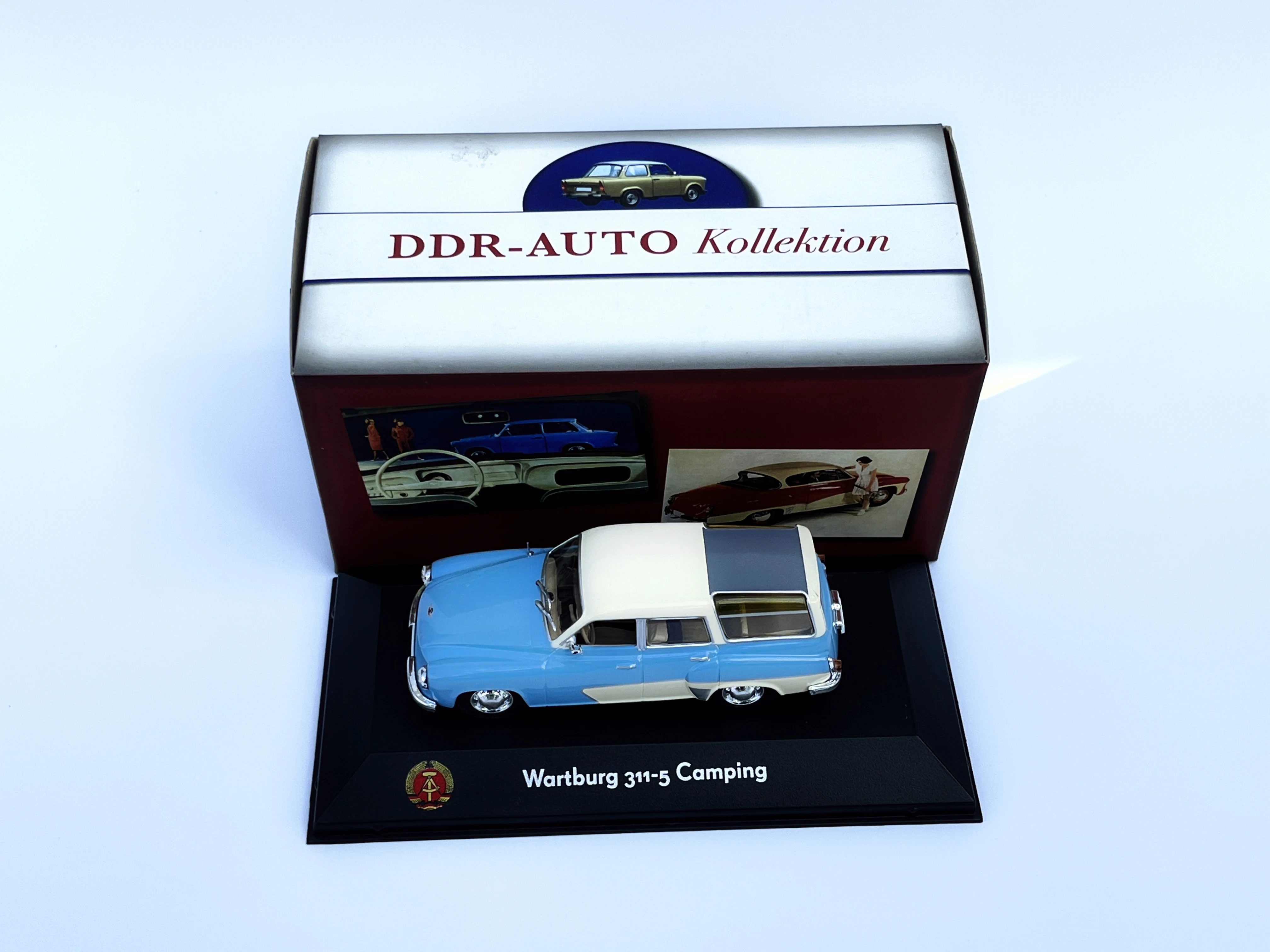 Коллекционная модель автомобиля из сплава в масштабе 1/43