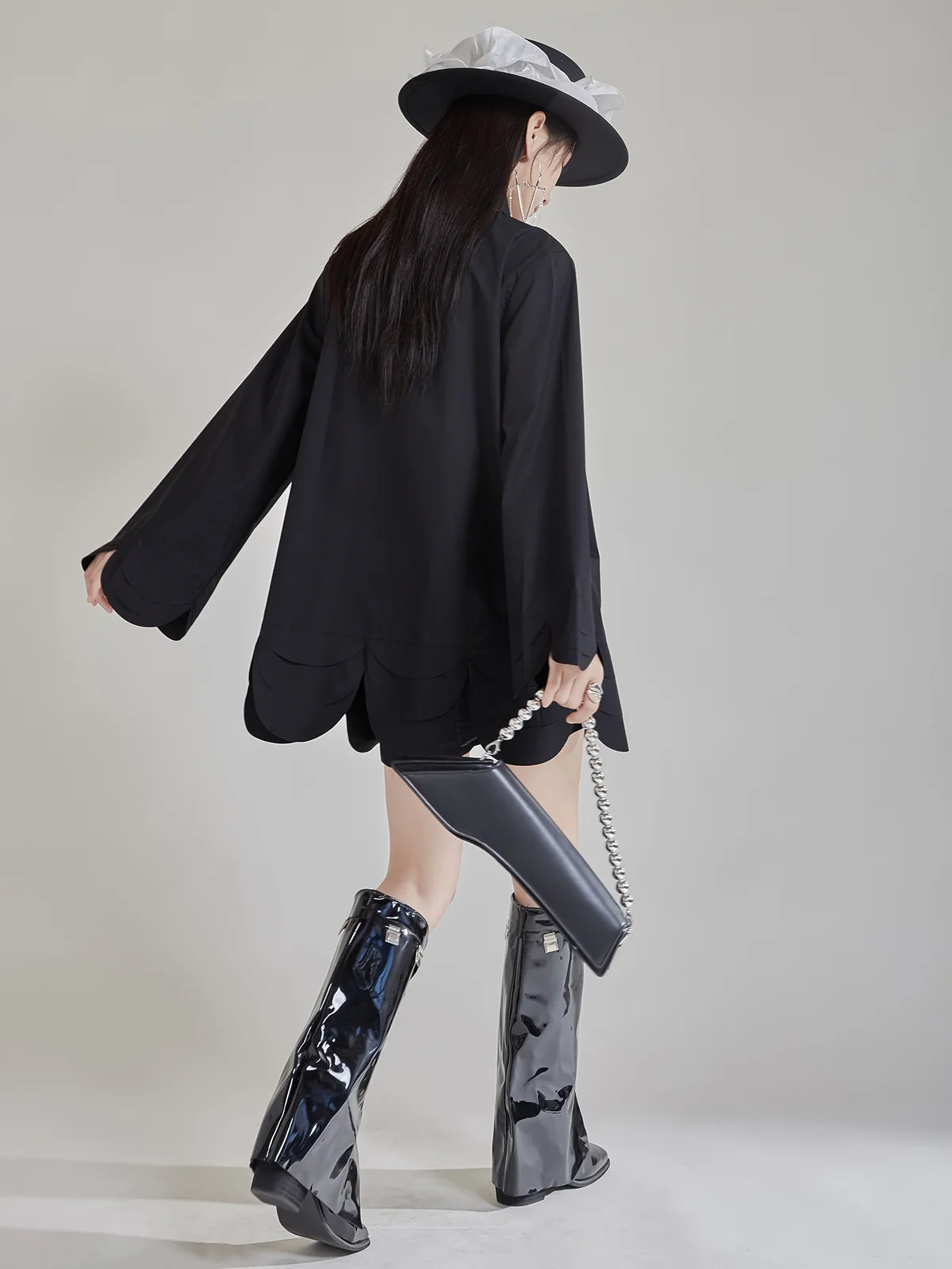 Женская рубашка с ультра-широким подолом и рукавами-лепестками украшение на