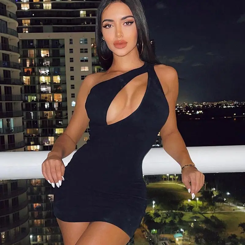 

Women Skinny Sexy Black Mini Dress Cutout Slanted Shoulder Sleeveless Elegant Dress Fashion Street Nightclub Party Sexy Dress