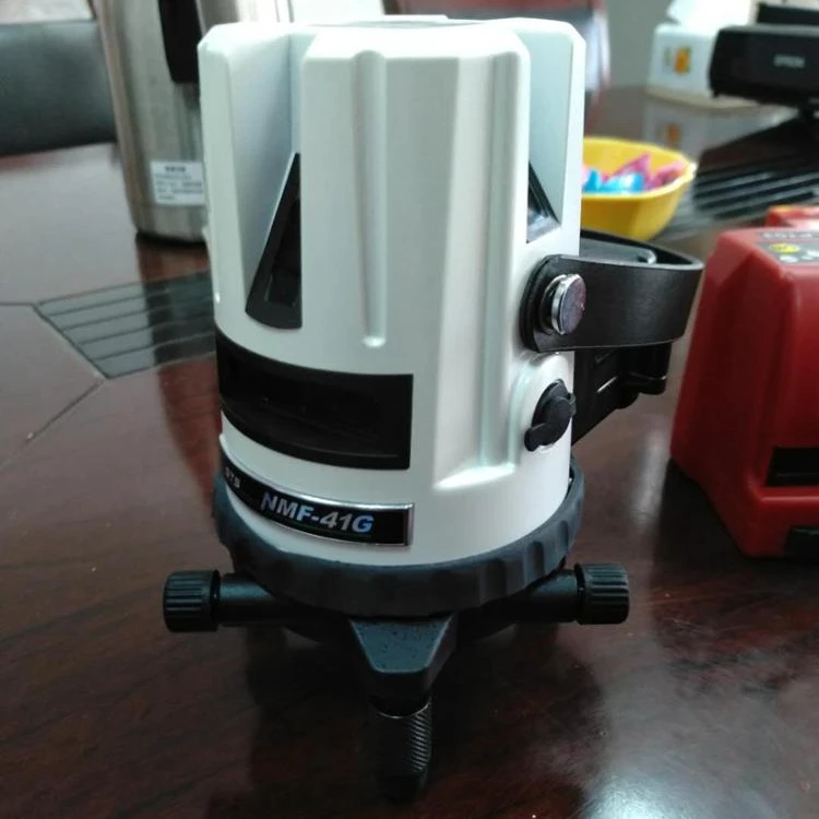 

Самовыравнивающийся лазерный уровень 1H4V1D с 5 линиями