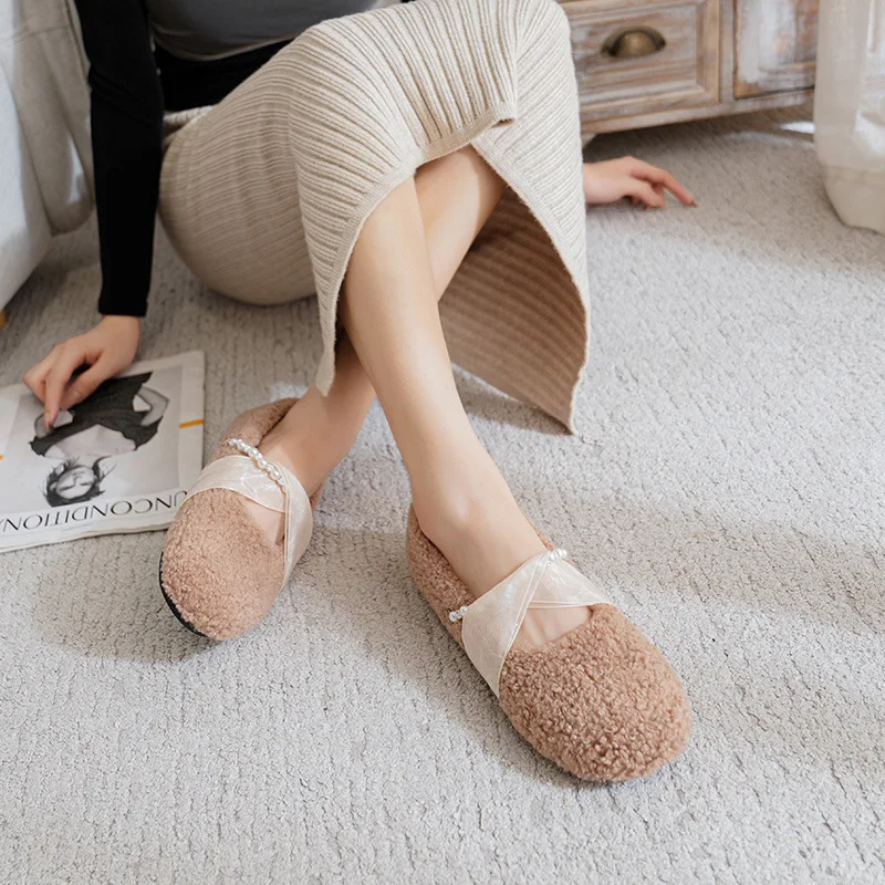 Fashion Lace Pearl Design Plush Shoes Women Winter Outdoor Slip on Plush Shoes New Warm Plush Large Size Cotton Shoes for Women