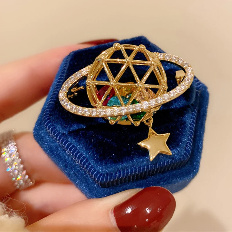 

Planet Brooches for Women Luxury Jewelry Colorful Shiny Crytal Star Starry Skies Lapel Pins for Man Suit Accessories Gift