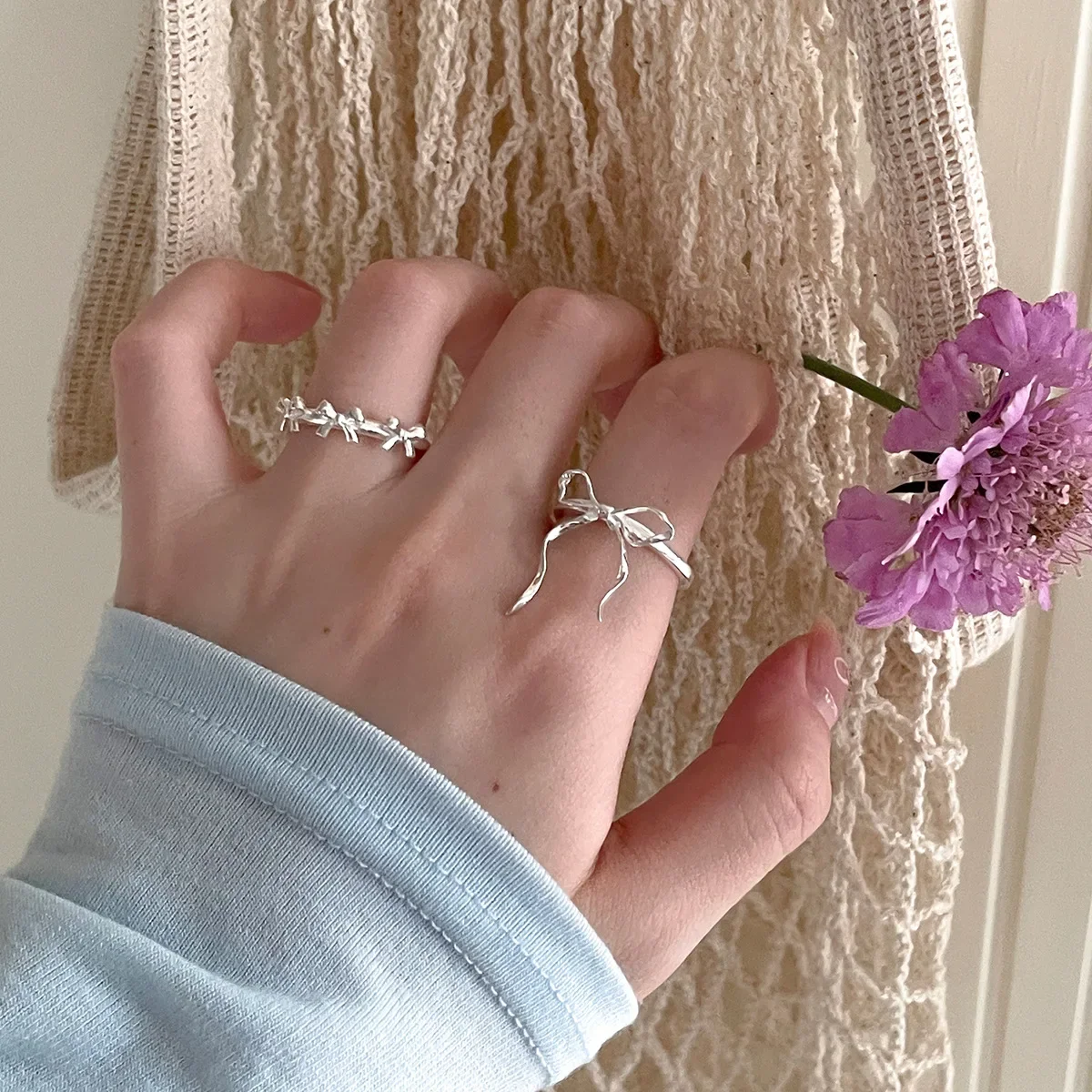 Женское регулируемое кольцо с геометрическими линиями и бантом