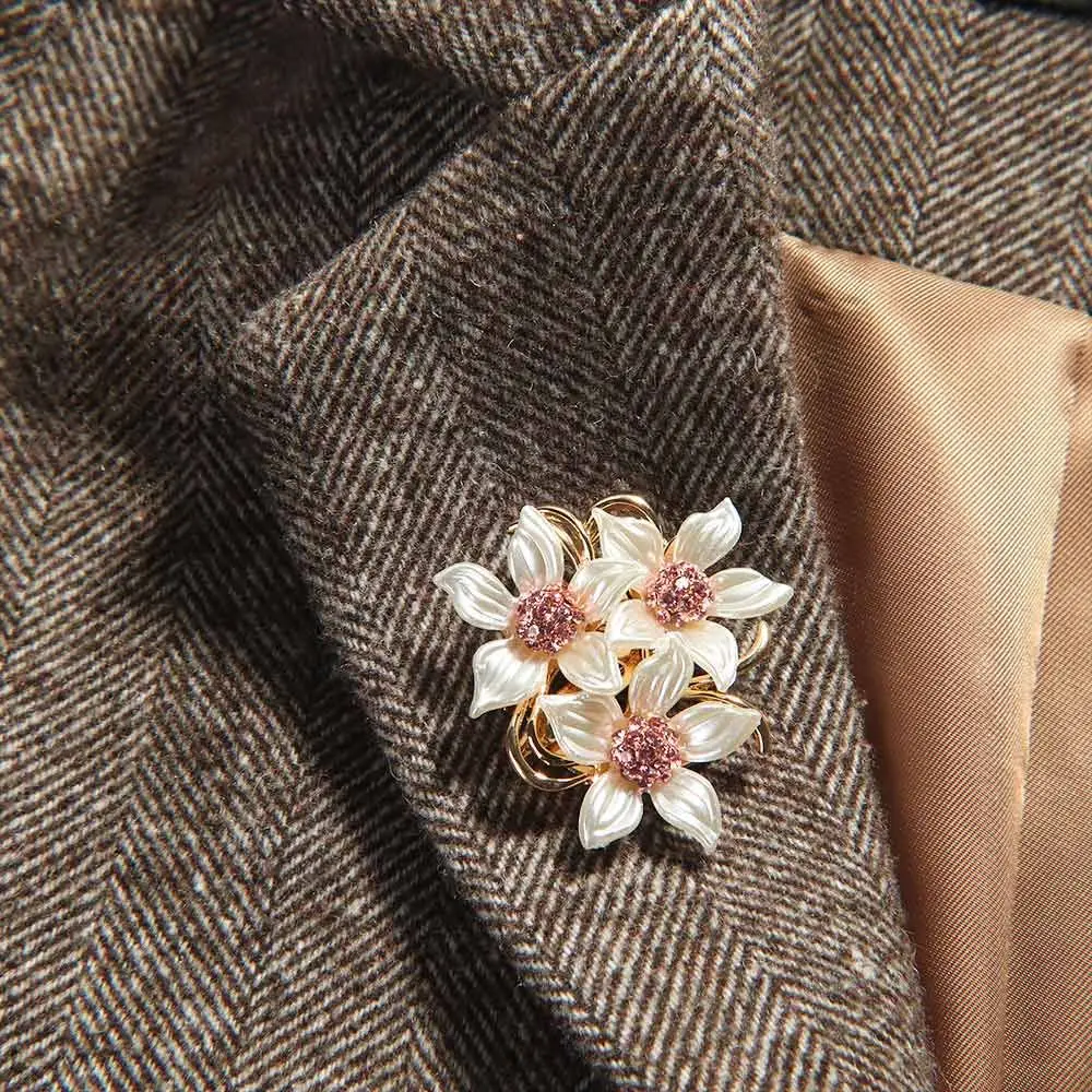 

Lovely Rhinestones Gift Alloy Scarf Clip Brooch Buckle Pin Fashion Jewelry