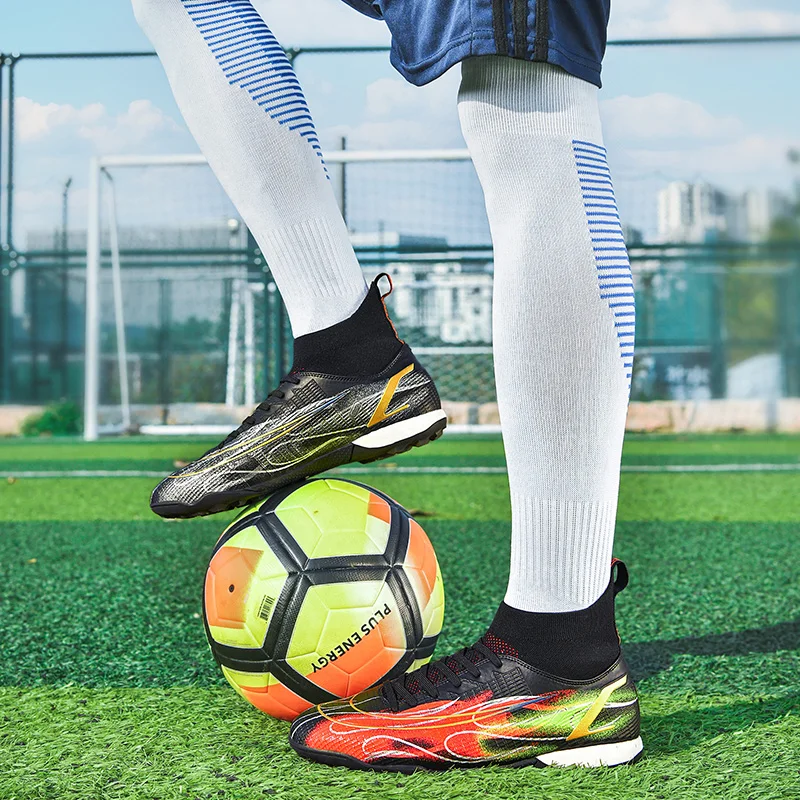 High Top Men's Soccer Cleats FG/TF Wear-Resistant Anti-Skid Children's Training Shoes Football Boots Outdoor Sports Sneakers