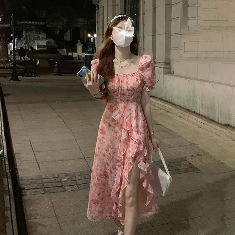 Платье-миди с коротким рукавом и цветочным принтом