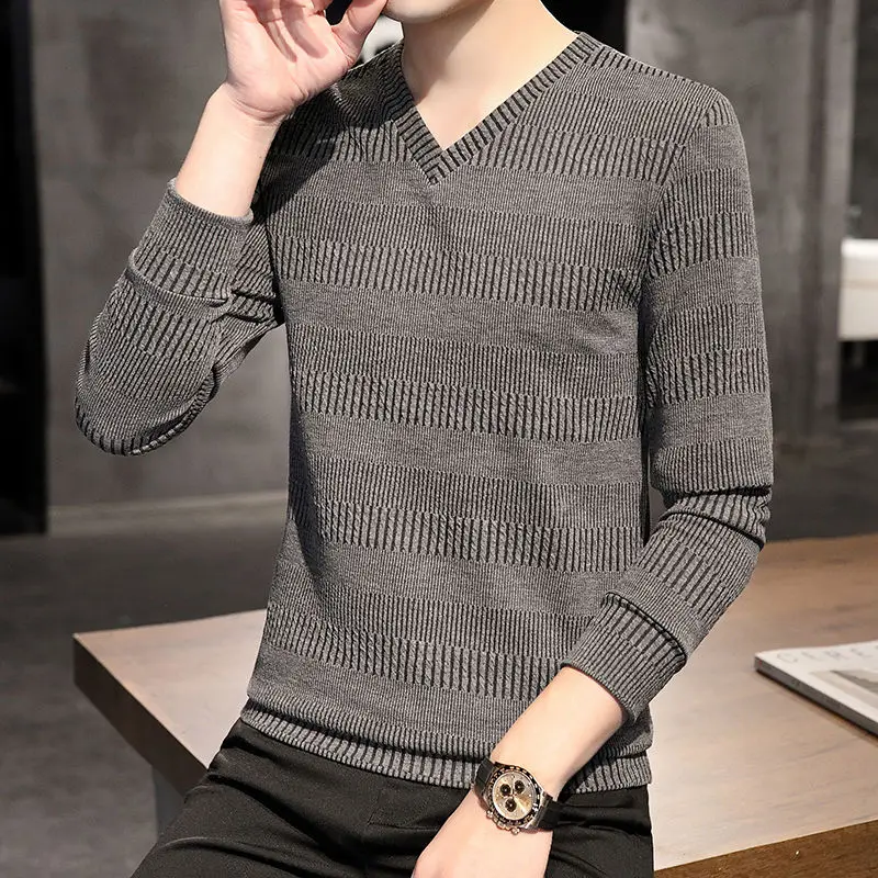 Autumn Winter New Men's Long Sleeved T-shirt V-Neck Korean Fashion Versatile Trend Plush Thickened Bottoming Shirt Solid Color