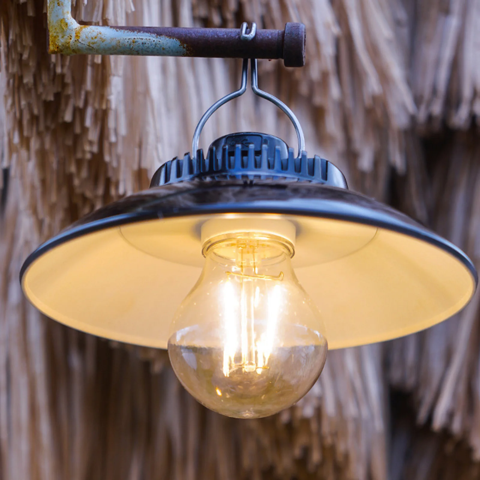 

Светильник для кемпинга в стиле ретро, портативный подвесной светильник для кемпинга с USB-зарядкой, с крючком, водонепроницаемая лампа IPX4 дл...