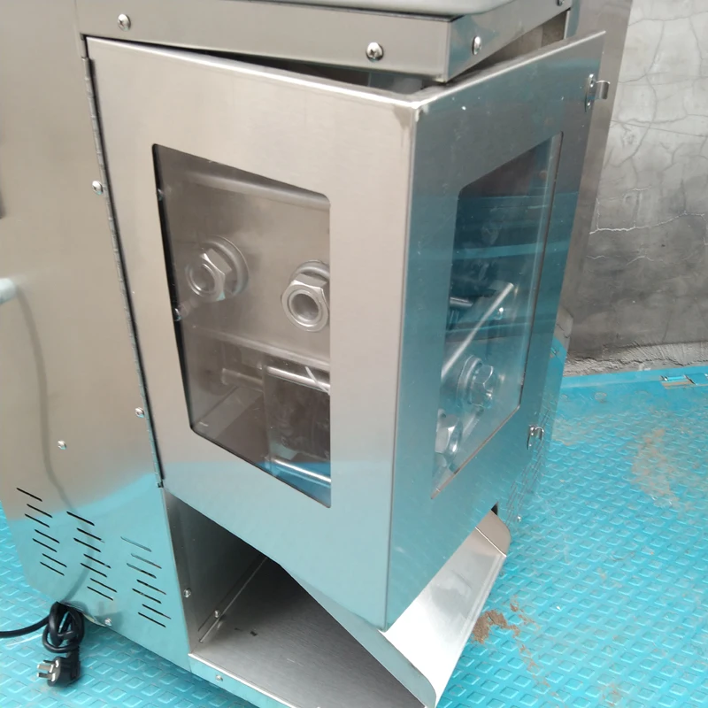 Коммерческая машина для резки мяса электрическая с двумя лезвиями