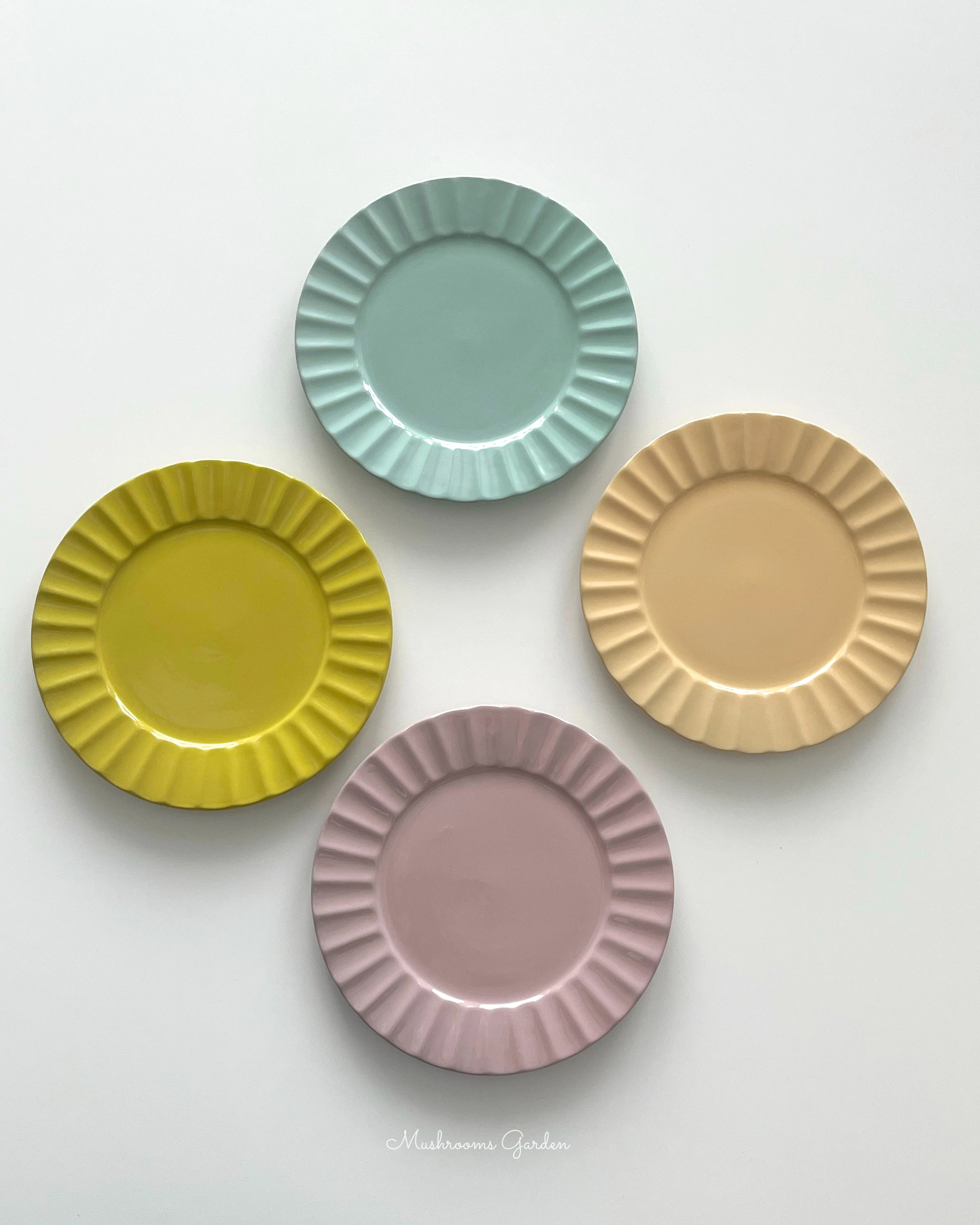 

Mushrooms Garden Korean Solid Color Macron Color Glaze Ceramic Dessert Plate Household Fruit Plate 7.7 Inches