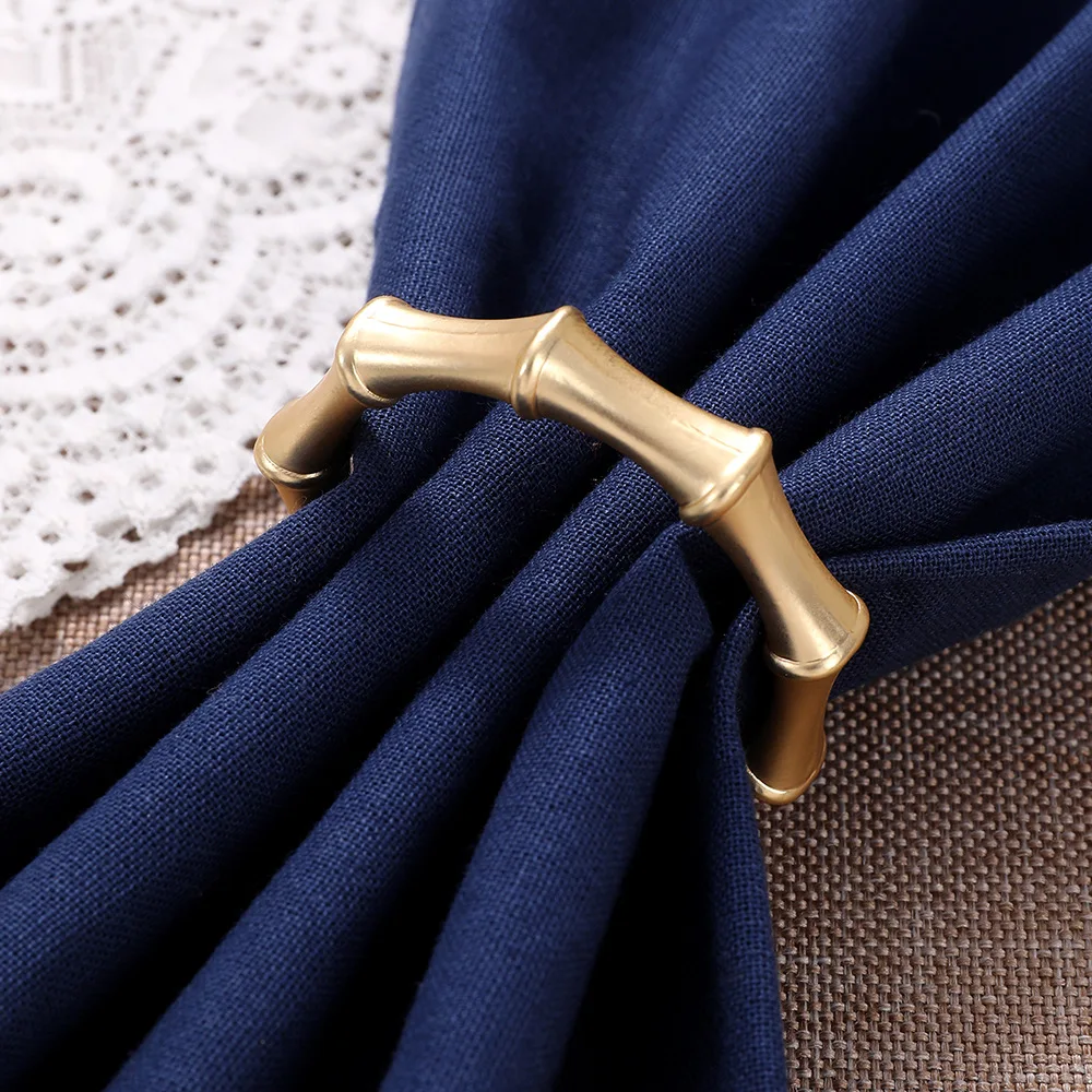 

IMUWEN 12 PCS / LOT Napkin Holder Table Bamboo Joint Napkin Ring Christmas Party Supplies Banquet Dinner Serviette Holder