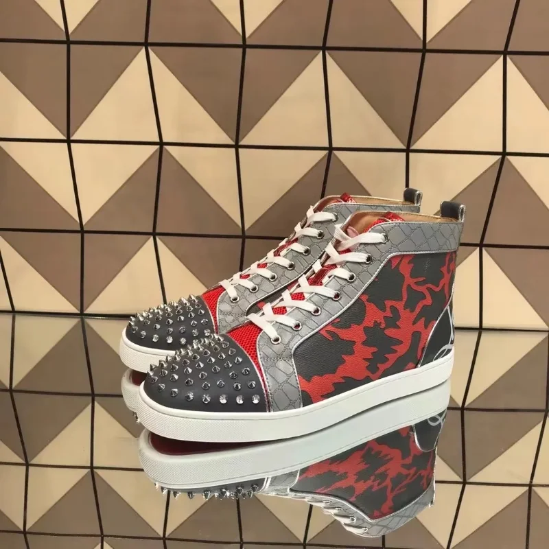 

High Top Luxury Brand Design Quality Logo Heels Shoes For Men Fashion Spikes Casual Shoes Gray Red Leather Rivets Flats Sneakers